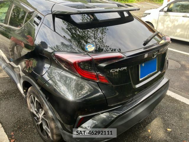 Toyota C-HR 2017-09 8244833-6