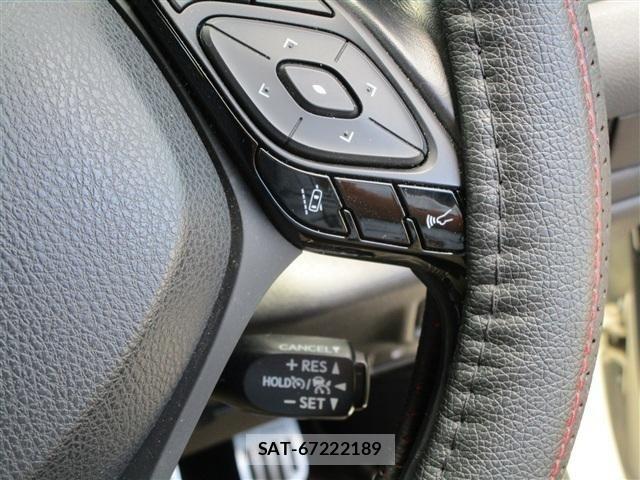 Toyota C-HR 2017-05 8313665-9