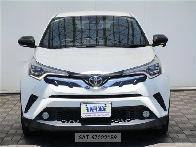 Toyota C-HR 2017-05 8313665-14