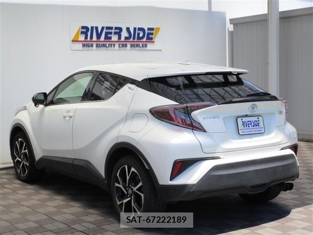 Toyota C-HR 2017-05 8313665-18