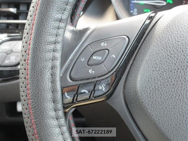 Toyota C-HR 2017-05 8313665-8
