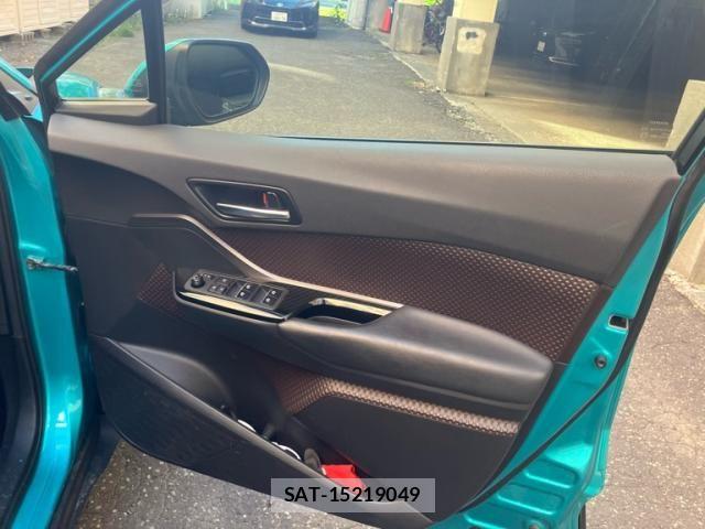 Toyota C-HR 2017-08 8335221-13
