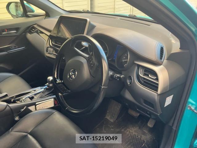 Toyota C-HR 2017-08 8335221-14