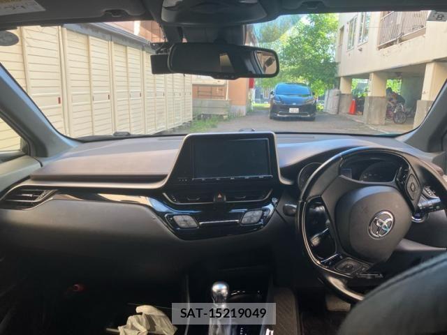 Toyota C-HR 2017-08 8335221-18