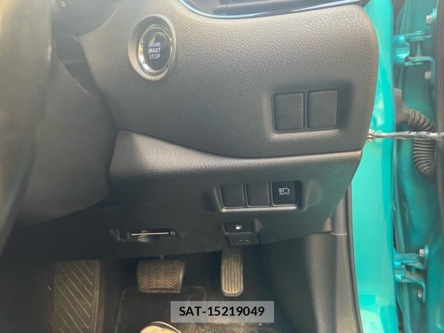 Toyota C-HR 2017-08 8335221-21