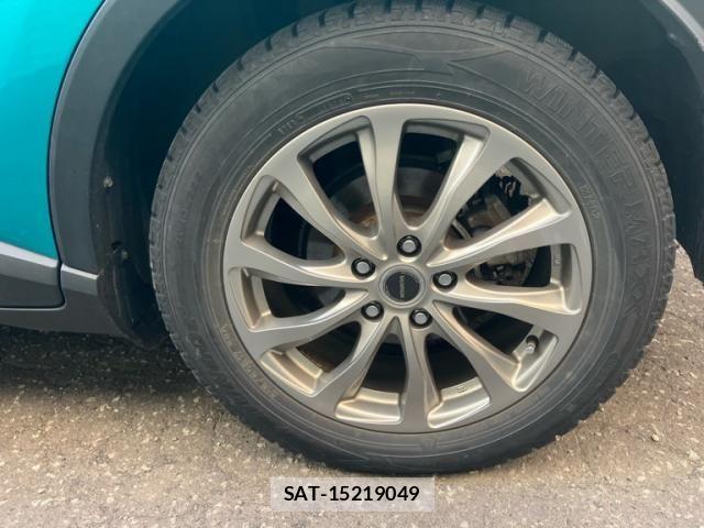 Toyota C-HR 2017-08 8335221-5