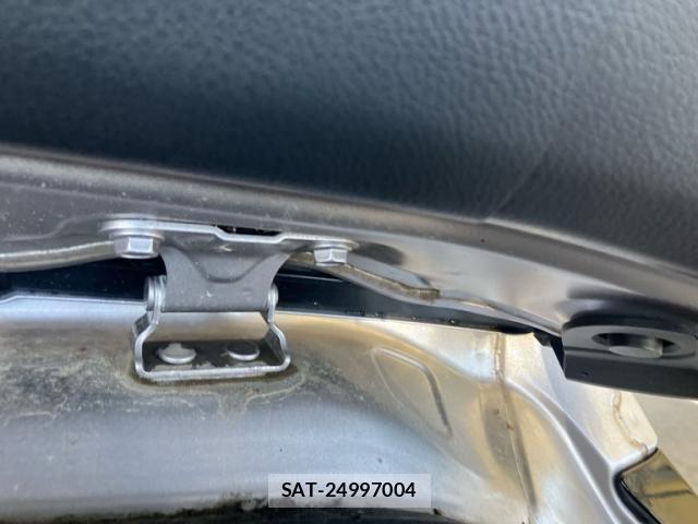 Toyota C-HR 2017-01 8335218-10