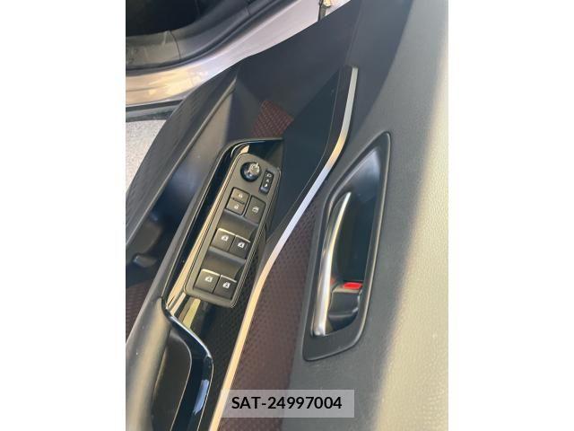 Toyota C-HR 2017-01 8335218-13