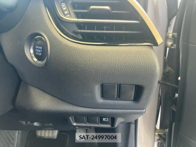 Toyota C-HR 2017-01 8335218-14
