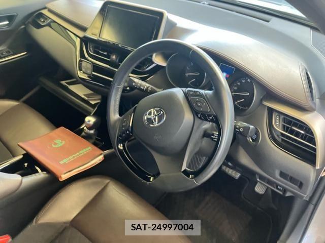 Toyota C-HR 2017-01 8335218-15
