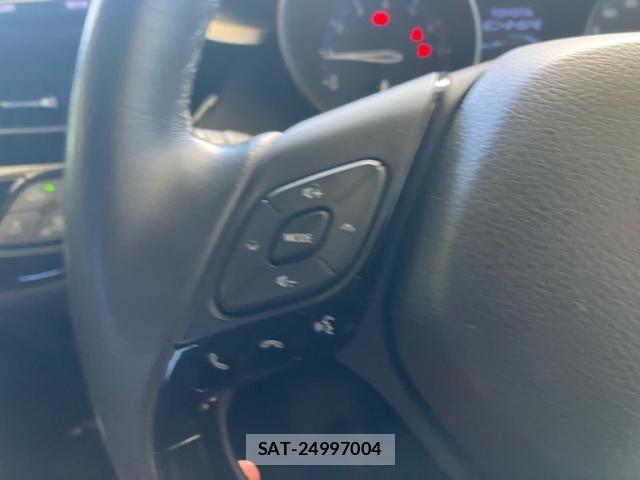 Toyota C-HR 2017-01 8335218-21