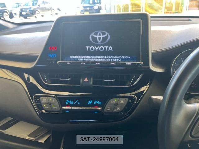 Toyota C-HR 2017-01 8335218-22