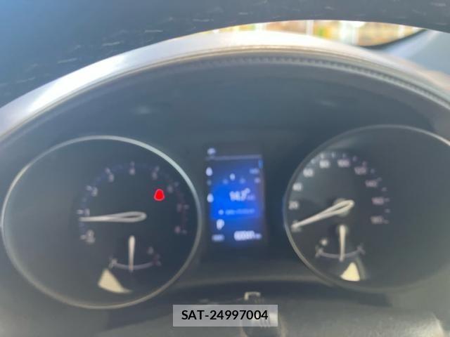 Toyota C-HR 2017-01 8335218-24