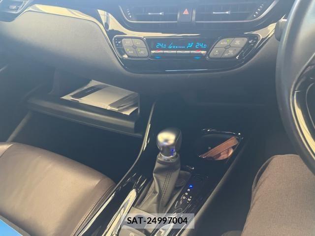 Toyota C-HR 2017-01 8335218-25