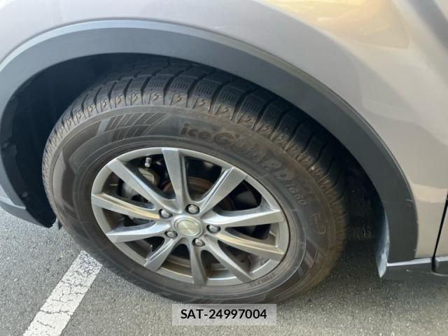 Toyota C-HR 2017-01 8335218-5