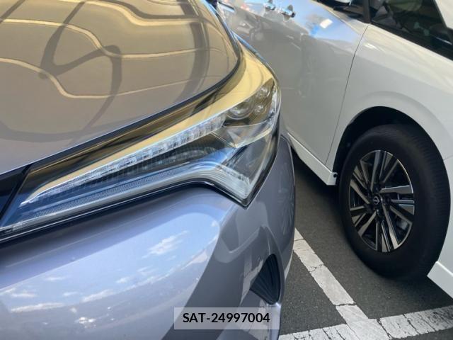 Toyota C-HR 2017-01 8335218-6