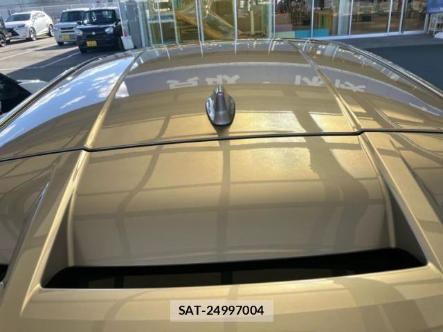 Toyota C-HR 2017-01 8335218-8