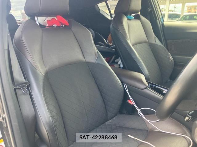 Toyota C-HR 2017-02 8411626-11