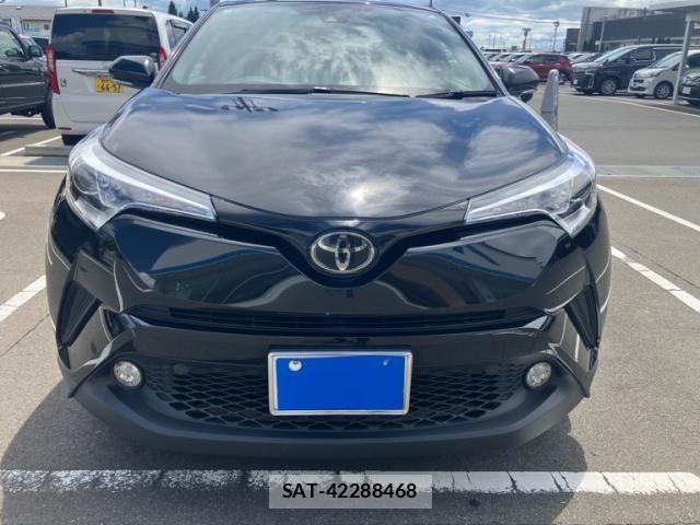 Toyota C-HR 2017-02 8411626-1