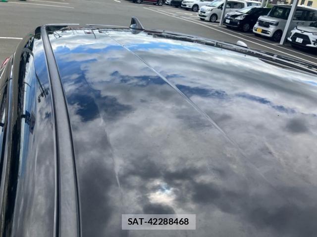 Toyota C-HR 2017-02 8411626-24