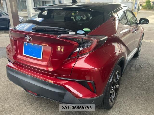 Toyota C-HR 2018-03 8411604-15