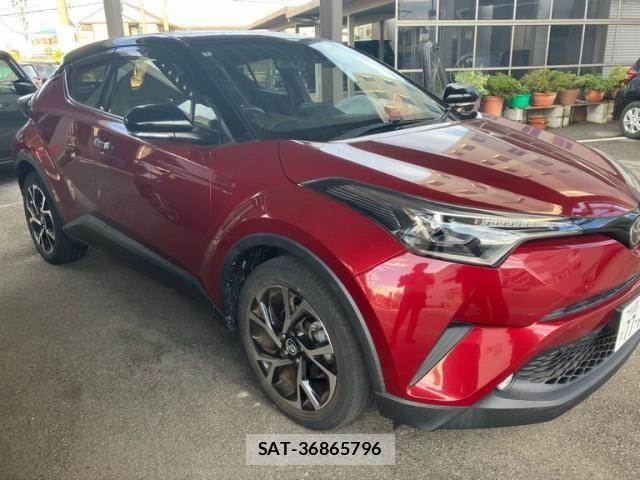 Toyota C-HR 2018-03 8411604-1