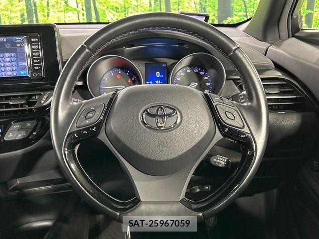 Toyota C-HR 2017-10 8437995-13