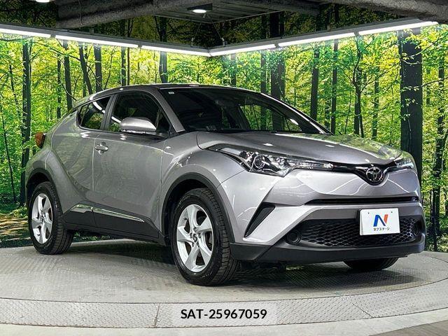 Toyota C-HR 2017-10 8437995-16
