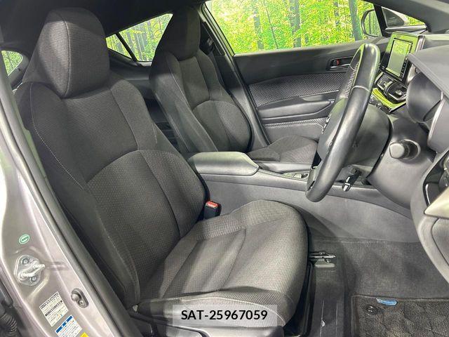 Toyota C-HR 2017-10 8437995-8