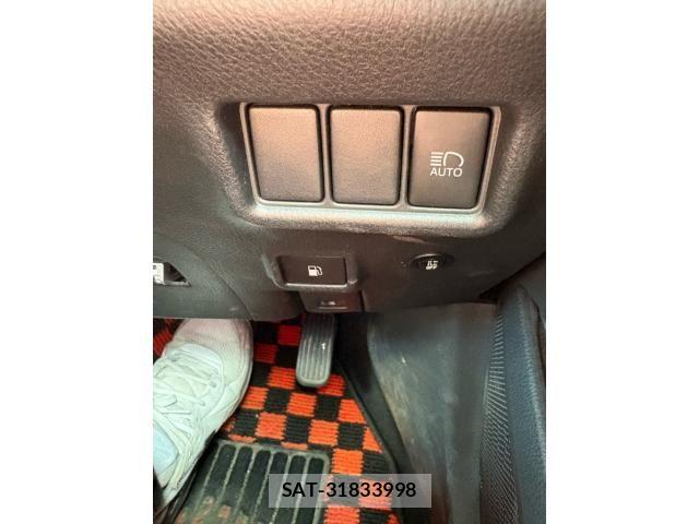 Toyota C-HR 2017-06 8524054-18