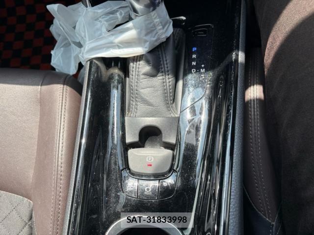 Toyota C-HR 2017-06 8524054-24