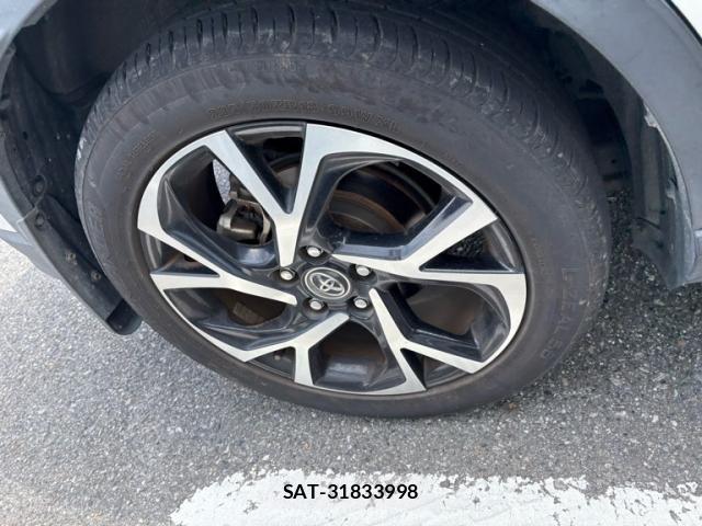 Toyota C-HR 2017-06 8524054-4