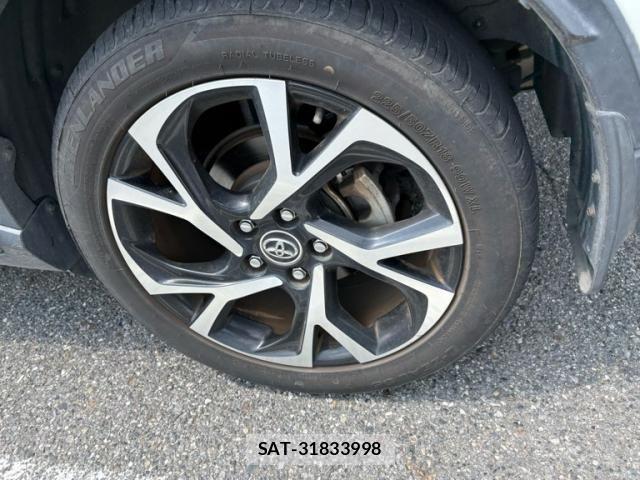 Toyota C-HR 2017-06 8524054-5