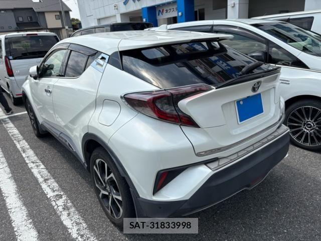 Toyota C-HR 2017-06 8524054-7
