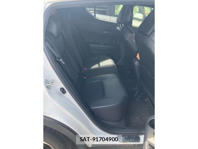 Toyota C-HR 2022-03 8561413-14