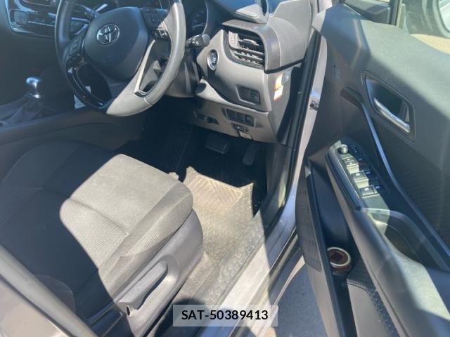 Toyota C-HR 2017-02 8561412-10