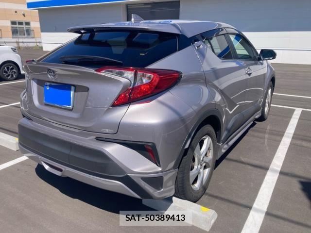 Toyota C-HR 2017-02 8561412-6