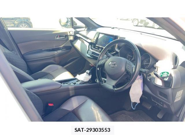 Toyota C-HR 2017-12 8626151-2