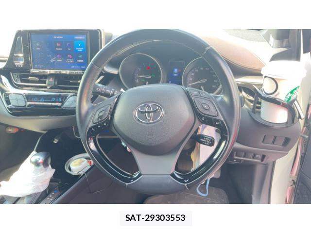 Toyota C-HR 2017-12 8626151-3