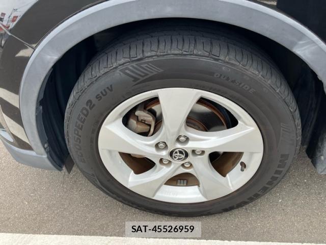 Toyota C-HR 2018-02 8658405-11