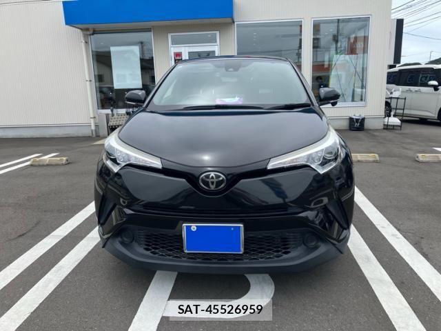 Toyota C-HR 2018-02 8658405-1