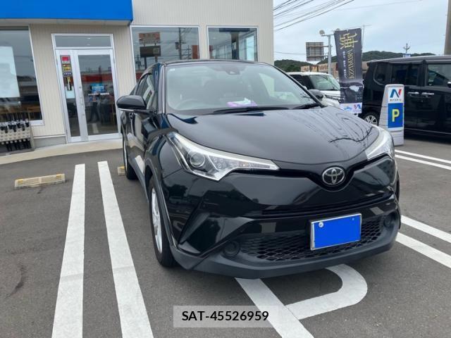 Toyota C-HR 2018-02 8658405-2