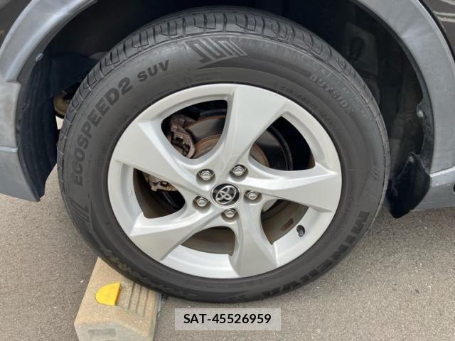 Toyota C-HR 2018-02 8658405-6