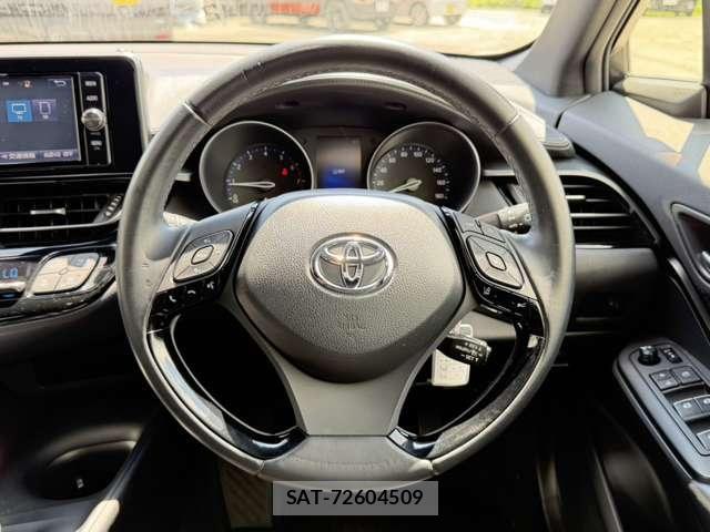 Toyota C-HR 2017-06 8685294-14