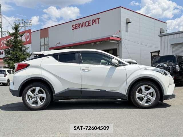 Toyota C-HR 2017-06 8685294-25