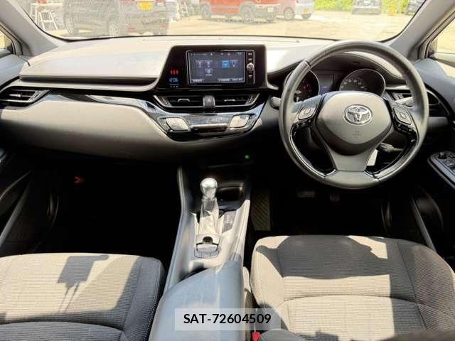 Toyota C-HR 2017-06 8685294-4