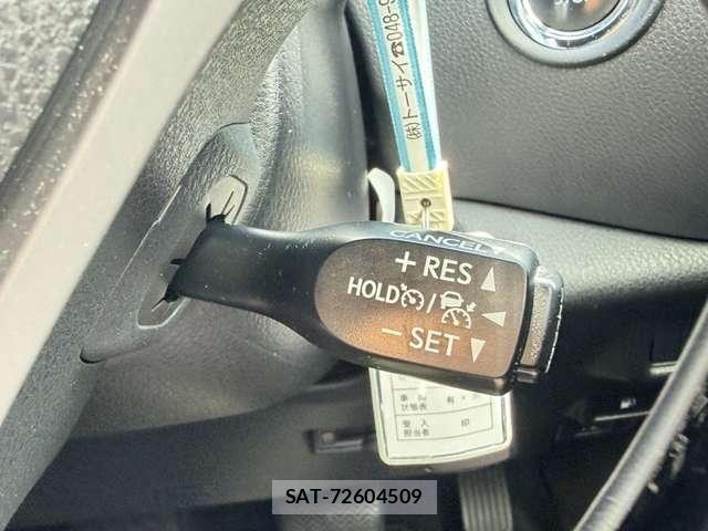 Toyota C-HR 2017-06 8685294-8