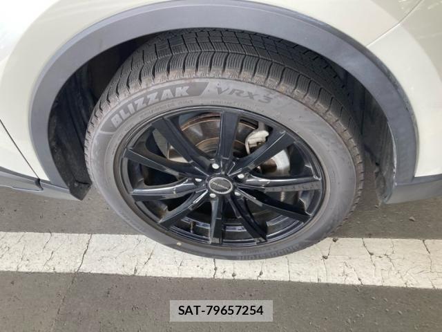 Toyota C-HR 2019-02 8779750-2