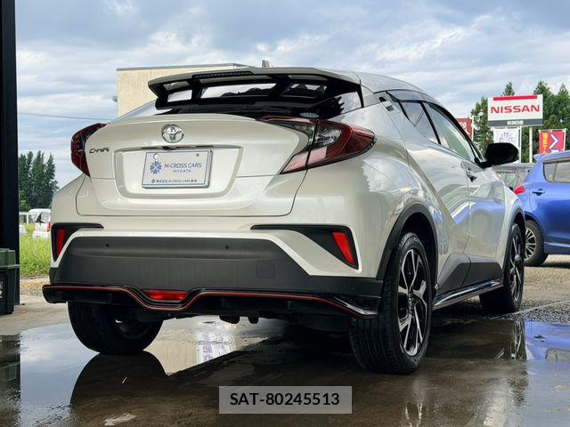 Toyota C-HR 2019-03 8828221-3