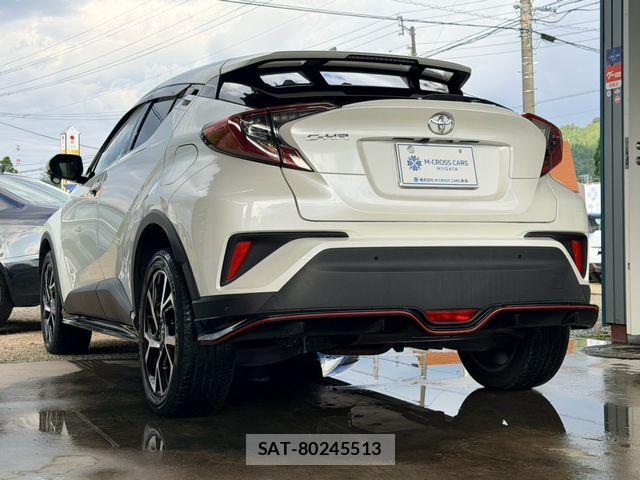 Toyota C-HR 2019-03 8828221-4